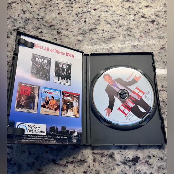 Hitch DVD (2005) - Picture 2 of 5